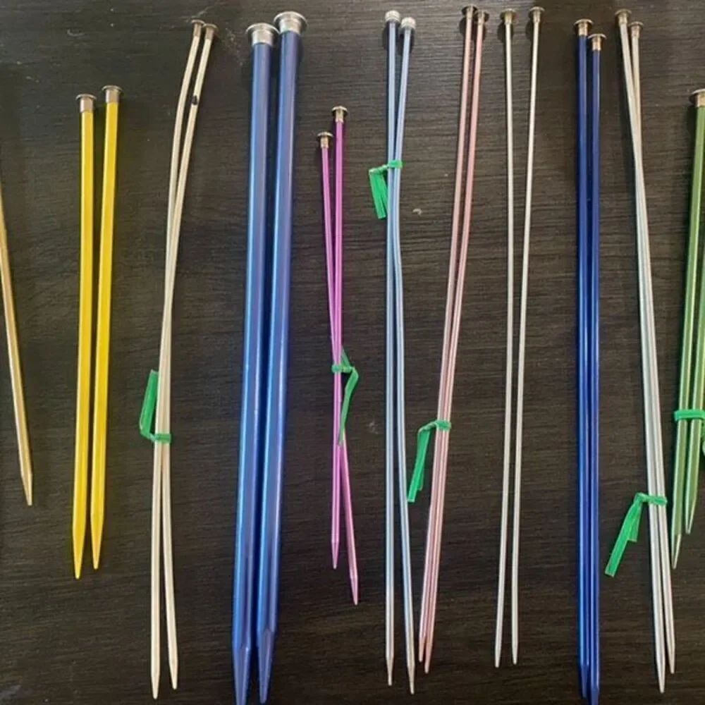 Vintage set of 10 knitting needles and 3 random singular ones